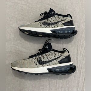 Nike Nike Air Max FlyKnit Racer Women's Sz 6 Black/Beige Running Shoes